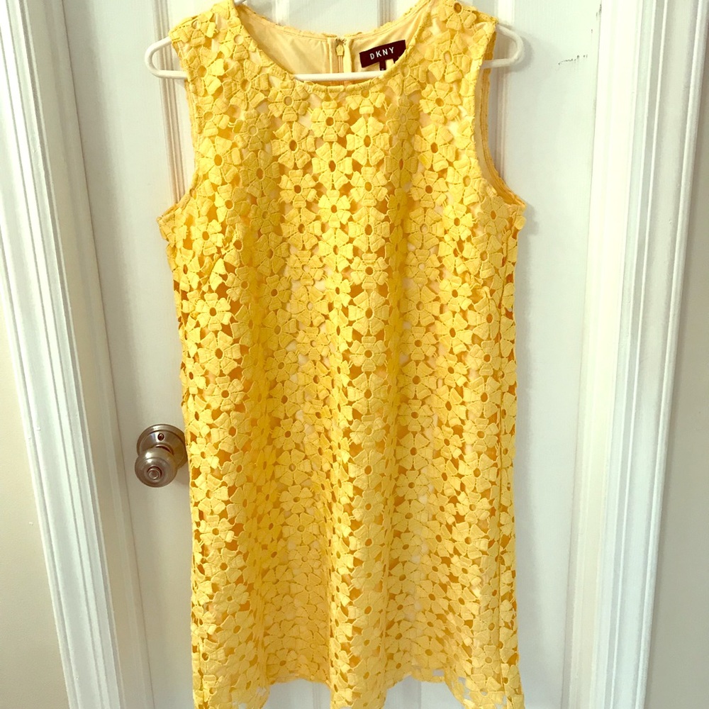 Yellow daytime dress - Picture 1 of 4